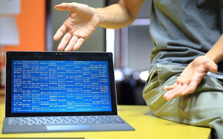  ,为什么网页制作需要AI技能？